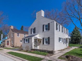 5596 Arbutus Ct, Greendale, WI 53129