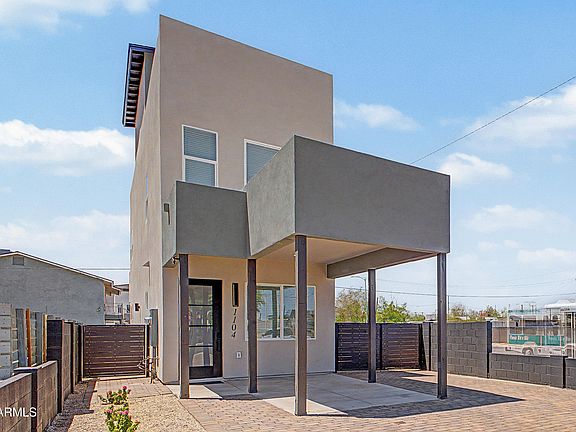 4th image of 1104 S Montezuma Avenue