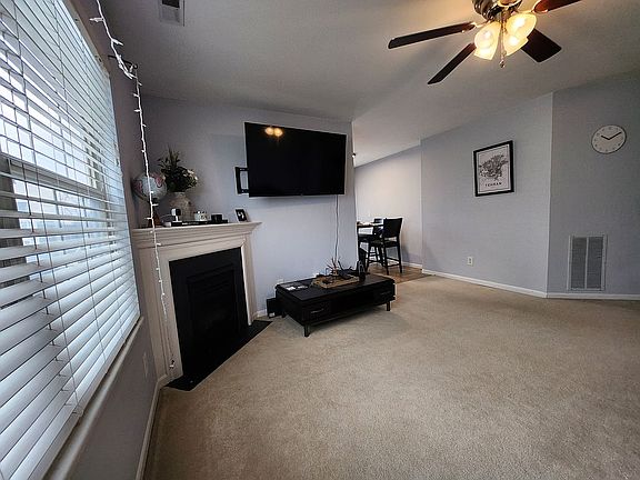 3rd image of 16551 Victoria Crossing Dr Unit E