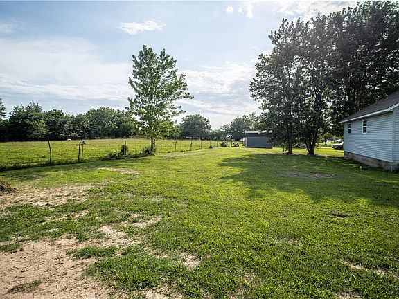 4th image of 84 Nichols Dr