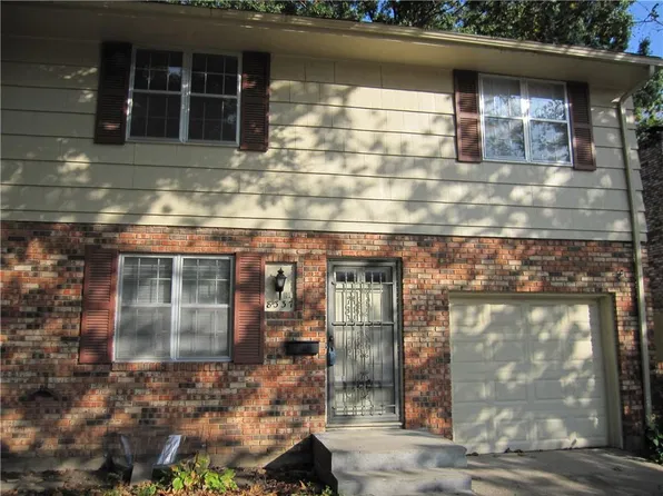 8337 Hadley St, Overland Park, KS 66212