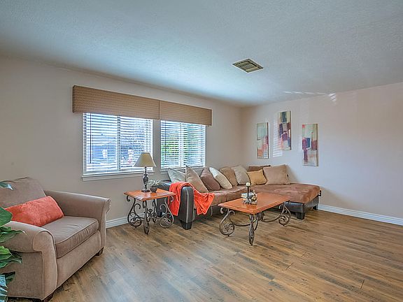 5th image of 6123 Cuesta Pl NW