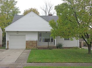 5830 Edgehill Dr, Parma Heights, OH 44130