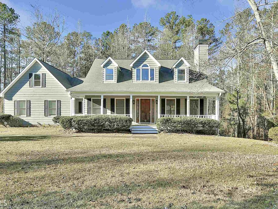 1st image of 70 Woodmoor Dr