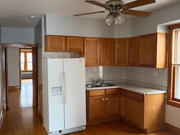 5219 W Newport Ave #2, Chicago, IL 60641