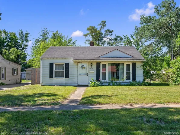 35751 Glen St, Westland, MI 48186
