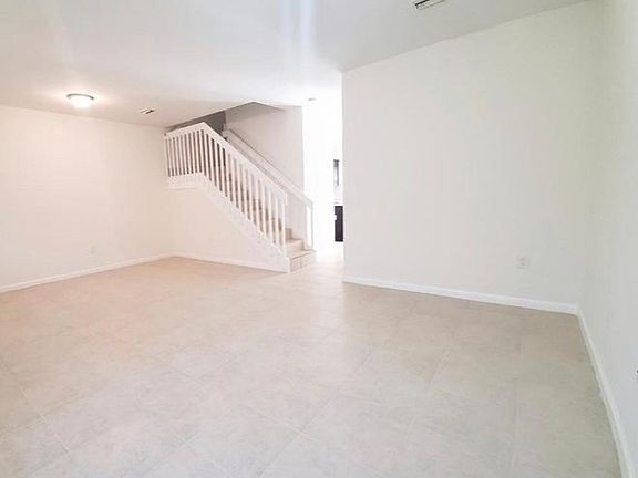 3rd image of 2993 SE 15th Ave