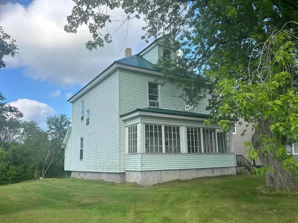 37 Russell St, Amherst, NS B4H 2S5