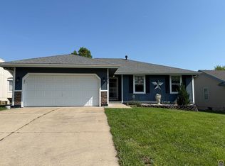7408 SW 27th St, Topeka, KS 66614