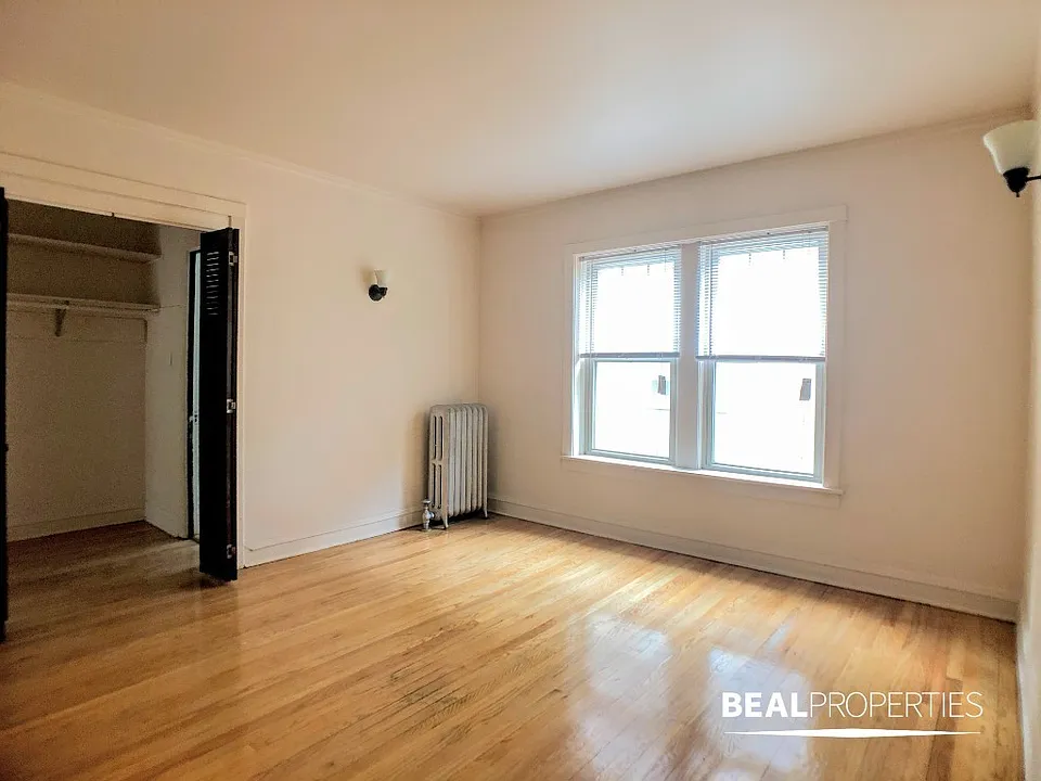 2112 W Ainslie St #N1