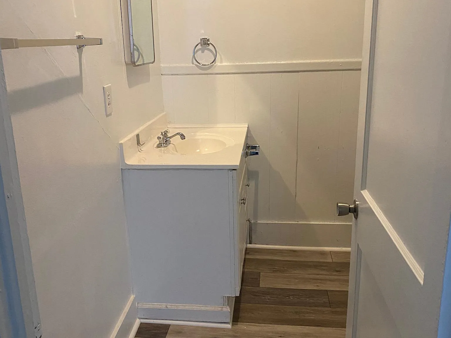 20 Roanoke Ave — Photo 2