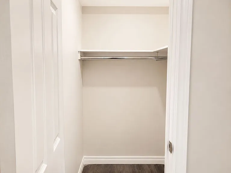 15 Donald Buttress Blvd W #BASEMENT — Photo 3
