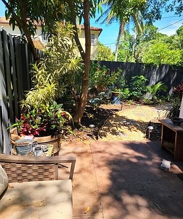 5th image of 520 SW 13th St