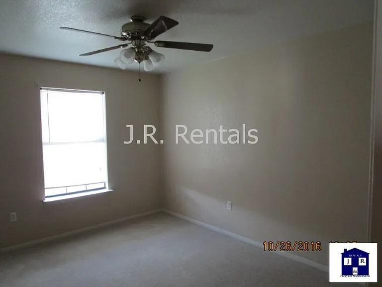 1506 Creek St — Photo 29