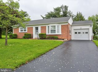 2085 Shaaron Dr, Lancaster, PA 17601