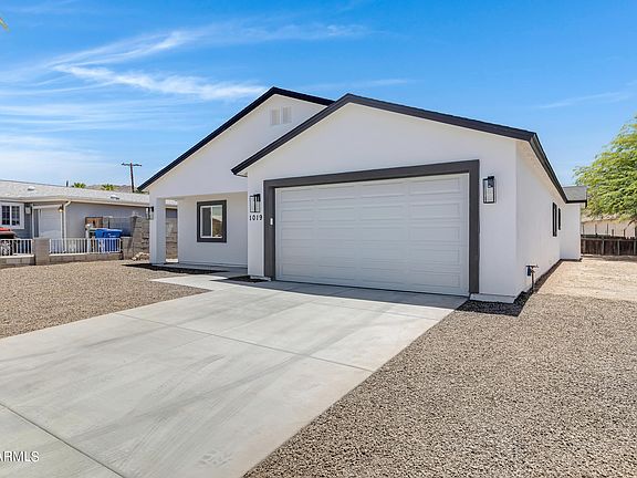 3rd image of 1019 W BUIST Avenue
