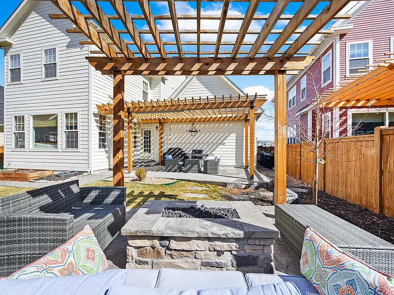 6063 Chester Way — Photo 39