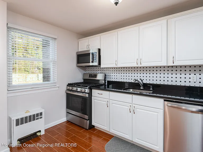 19 Manor Dr — Photo 7