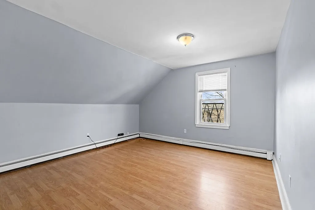 2 bed, 850 sqft, $1,600 — Photo 4