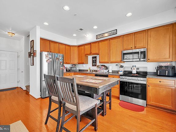 3rd image of 154 Brynwood St