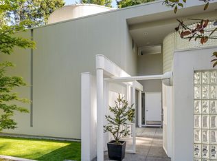 3232 SW Upper Cascade Dr, Portland, OR 97205