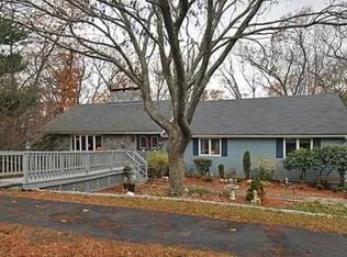 5 Treetops Ln, Danvers, MA 01923