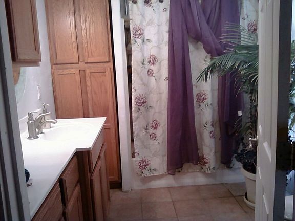 Upstairs Bathroom 
