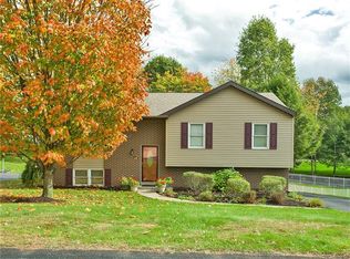 205 Fairview Dr, Irwin, PA 15642