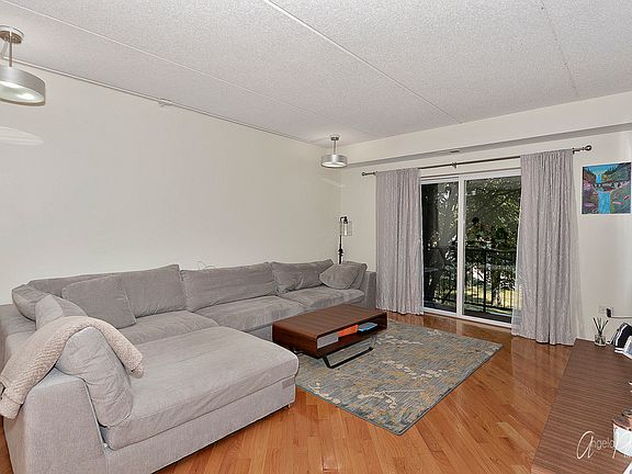 2nd image of 190 N Milwaukee Ave APT 206