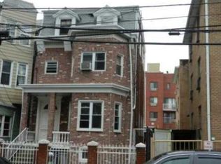 2551 12th St, Astoria, NY 11102