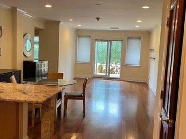 171 Great Neck Rd #1G