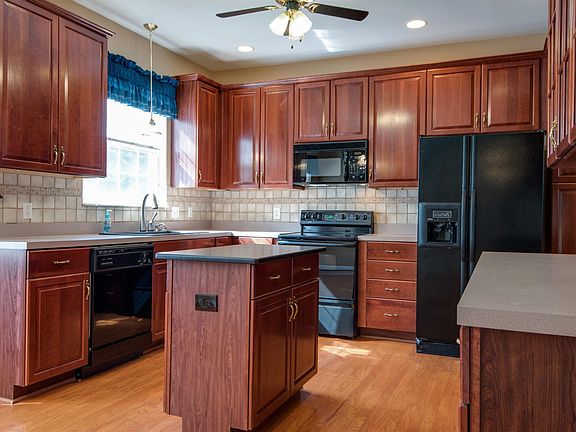 5th image of 209 Kaitlyn Ct