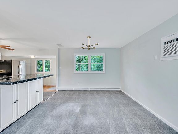 3rd image of 352 Holbrook Rd
