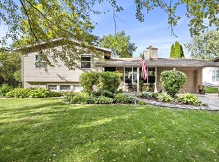 22 Circle Dr E, Montgomery, IL 60538