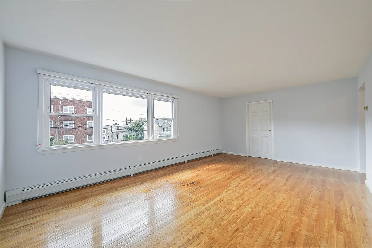 Building Photo - 428 Lincoln St #2