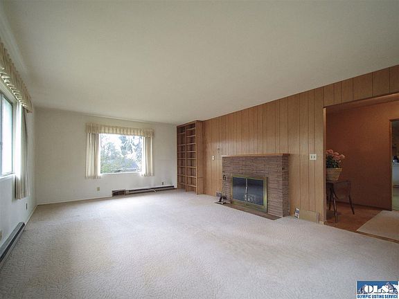 5th image of 427 E Lopez Ave
