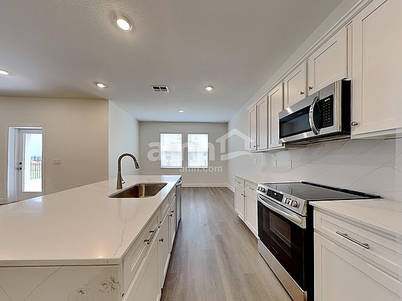 4th image of 5945 Sycamore Place St