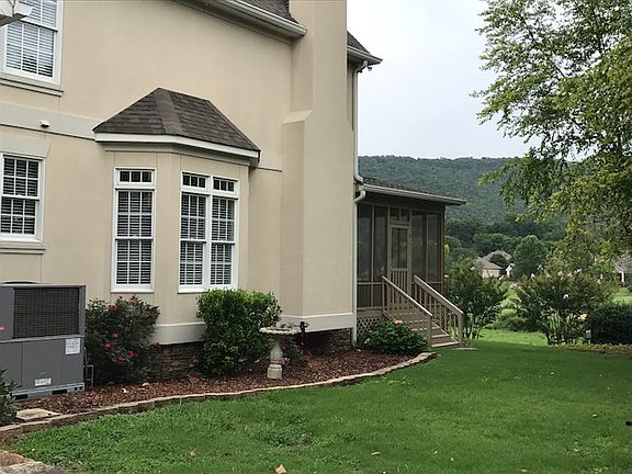3rd image of 588 Magnolia Vale Dr