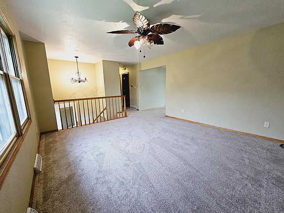 5th image of 322 E End Ave