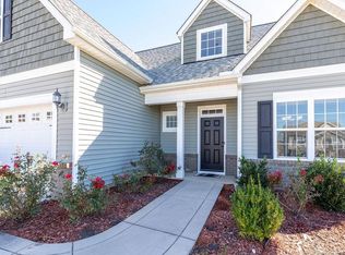 3931 Hunting Path Dr, Hope Mills, NC 28348