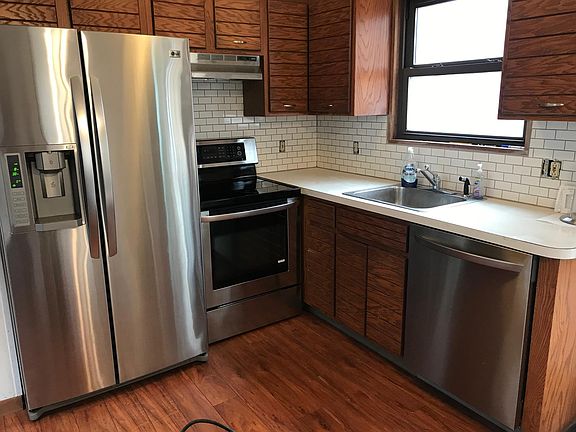 4th image of 1043 Bear Dr