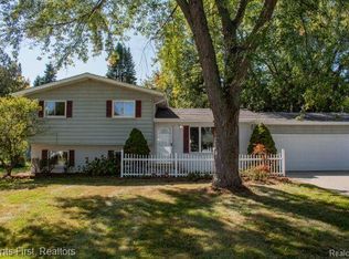2046 Karl Rd, Bay City, MI 48706