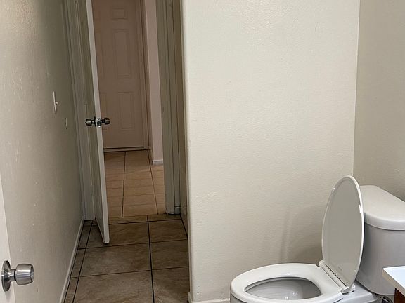 4th image of 13723 Susan Way APT B
