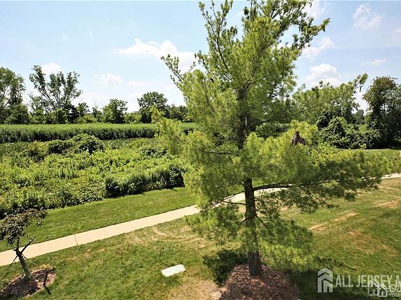 2nd image of 1018 Aspen Dr