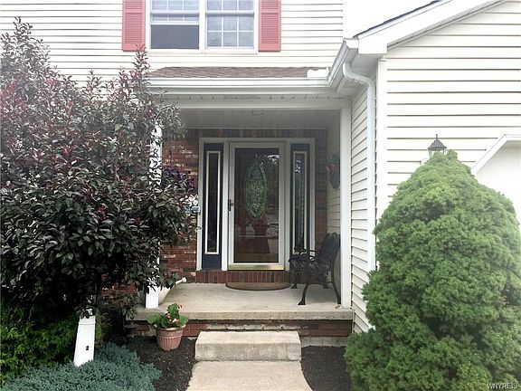 3rd image of 82 Williamsburg Ln