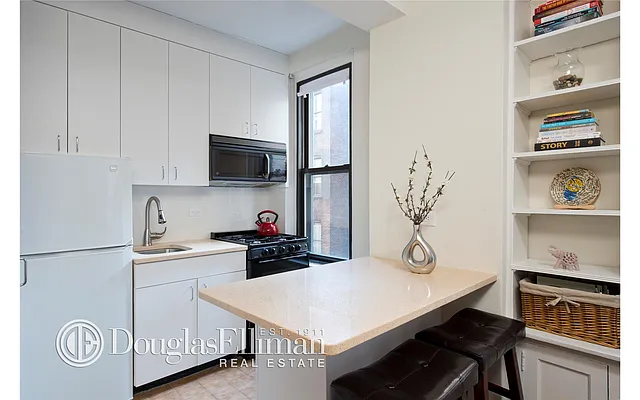 Sold by Douglas Elliman | media 3