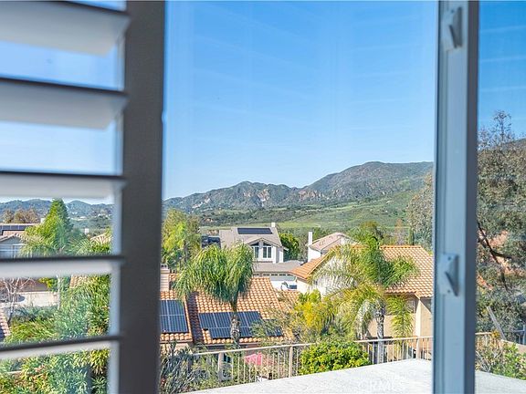 3rd image of 20861 Porter Ranch Rd