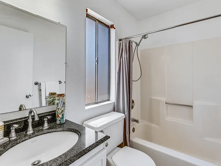 2817 W Grand Ave — Photo 12