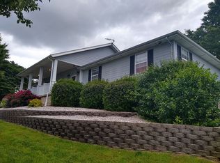 1007 Joanne Dr, Webb City, MO 64870