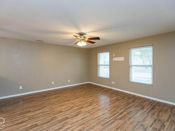 2nd image of 912 Brookstone Dr